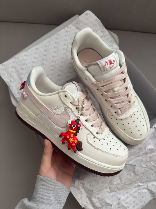 Женские кроссовки Nike Air Force 1 Low Valentine's Day 36-41 Хит Весны