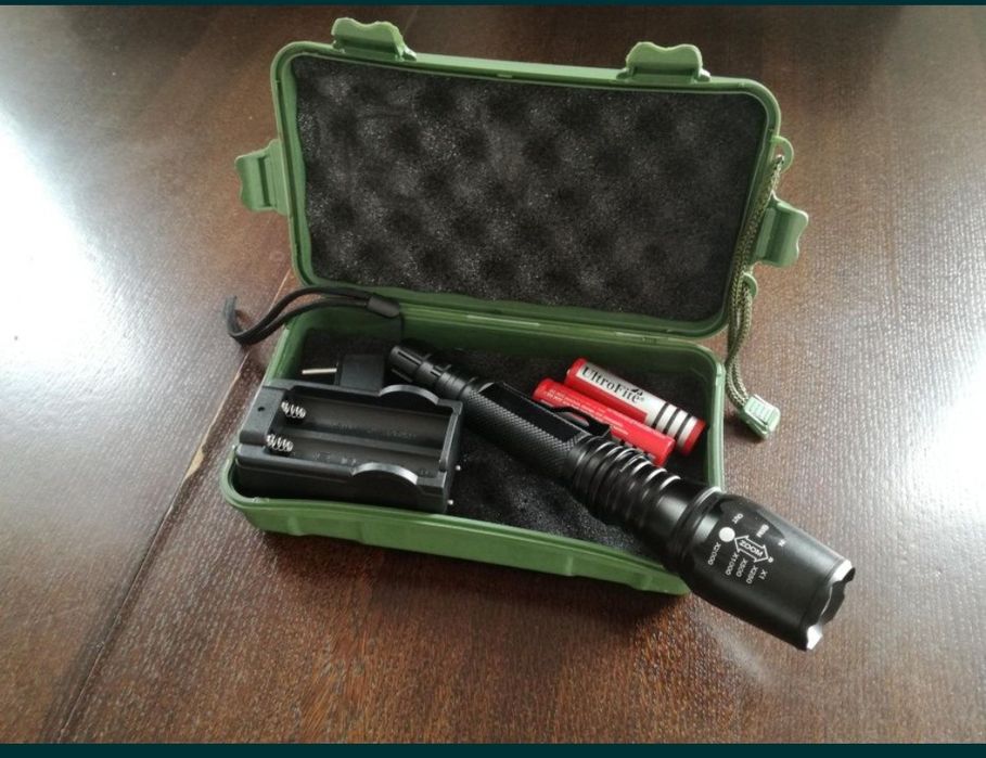 Latarka taktyczna ledowa