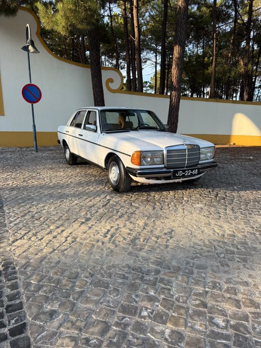 Mercedes-Benz 200 — fotografia 2