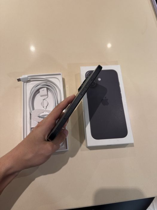 iPhone 16 - 128GB | Preto