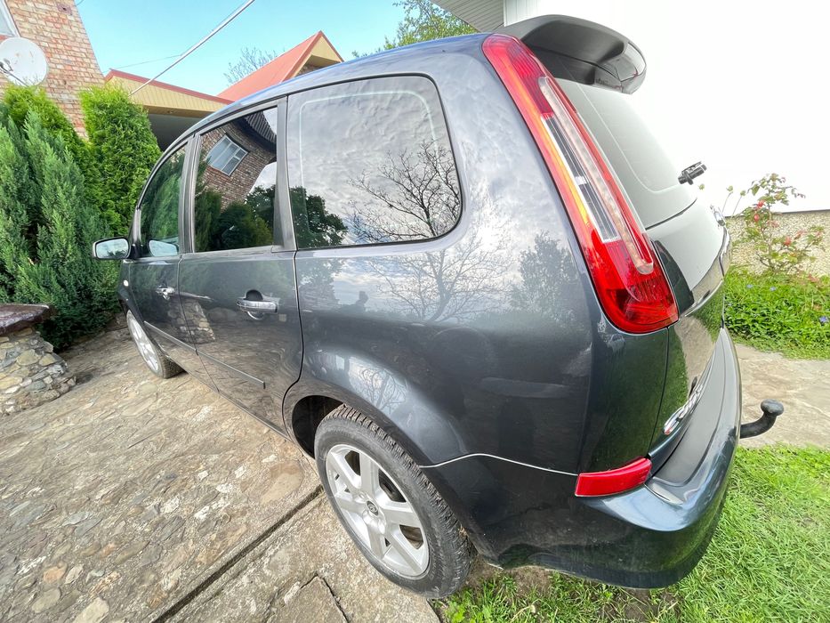Автомобіль Ford C-Max