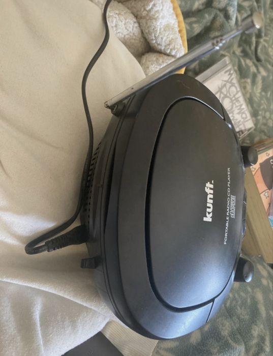 Kunft Portable Radio with CD Player – Excellent Condition64740050230273121
