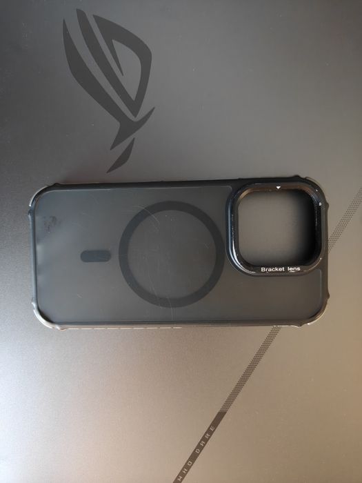 Продам чохли на iphone 16 pro
