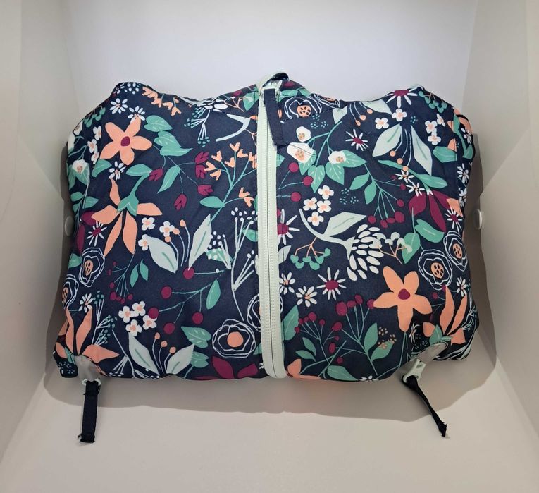 Kurtka zimowa - narciarska granatowo-błękitna z nadrukiem w kwiaty.