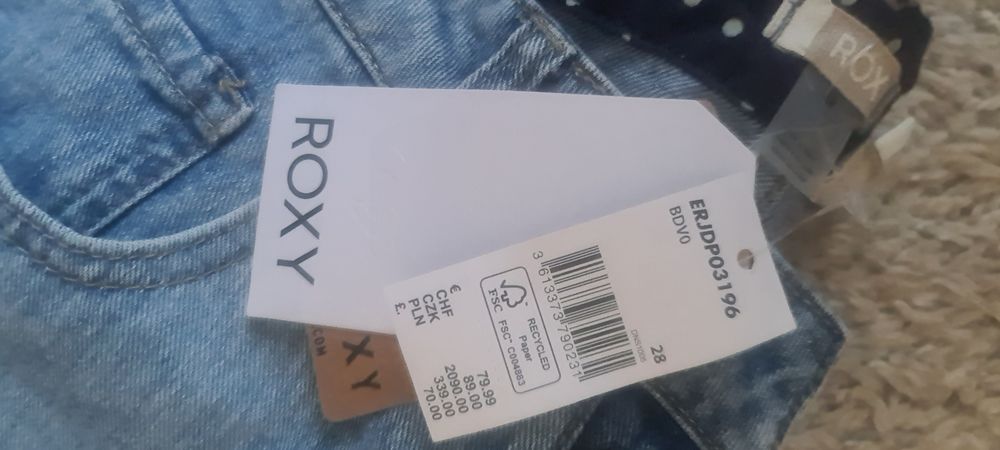 Nowe spodnie jeans Roxy