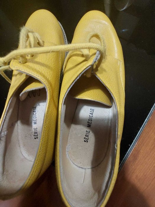 Sapatos para senhora em pele, novos