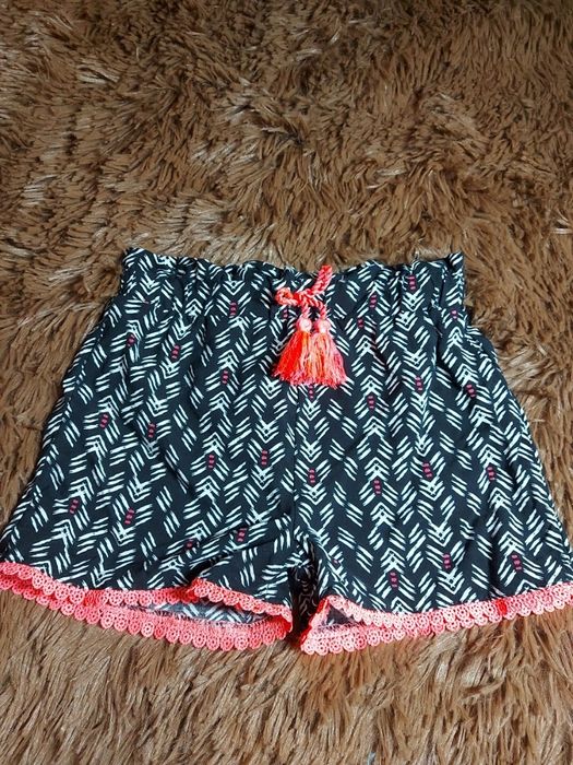 Шорти              .