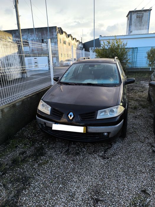 Renaut Megane PARA PEÇAS mas tem arranjo