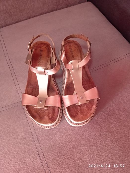 Босоножки женские