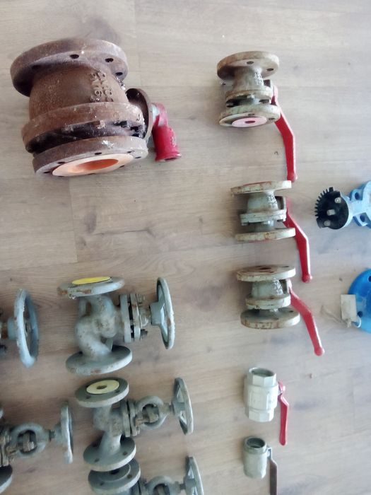 Vendo válvulas industriais