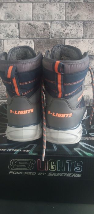 Продам сапоги Skechers