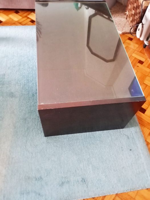 Mesa apoio / frente sofás 20€€€€  PORTO