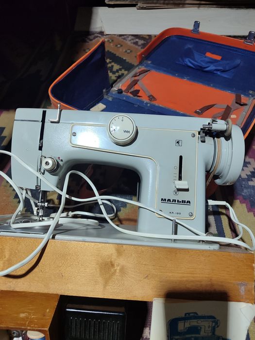 Новая швейнуя машинка