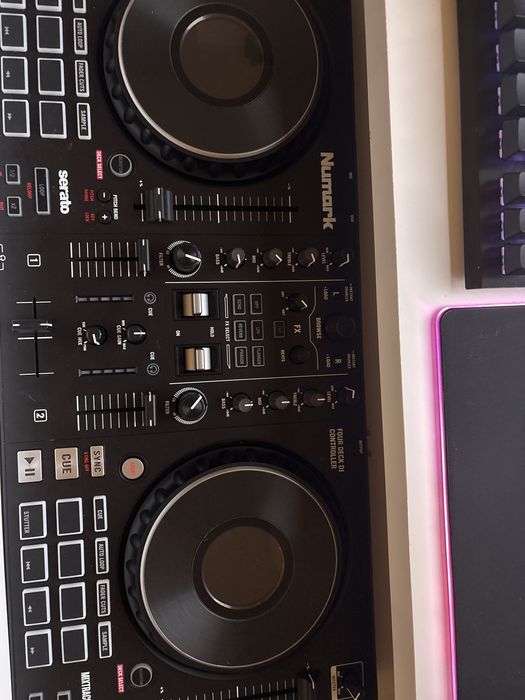 Numark mixtrack platinium fx
