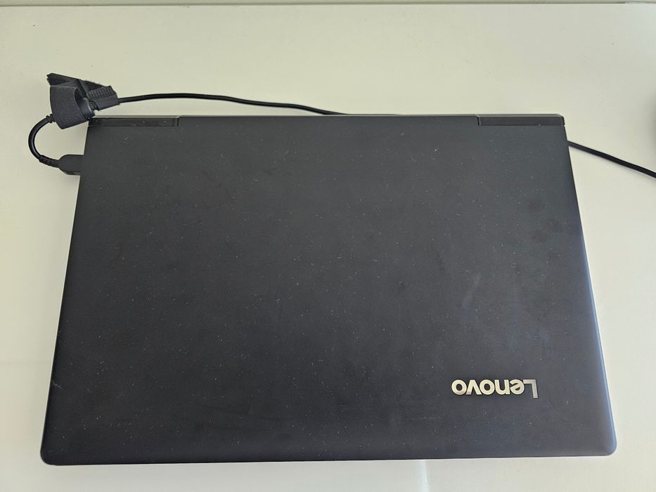Portátil Lenovo ideapad 700-15isk
15,6" (1920×1080)
Intel core i5
8GB RAM
6300 HQ
2.3 GHZ
1TB HDD+128 GB SDD
Nvidia GeForce GTX 950 M