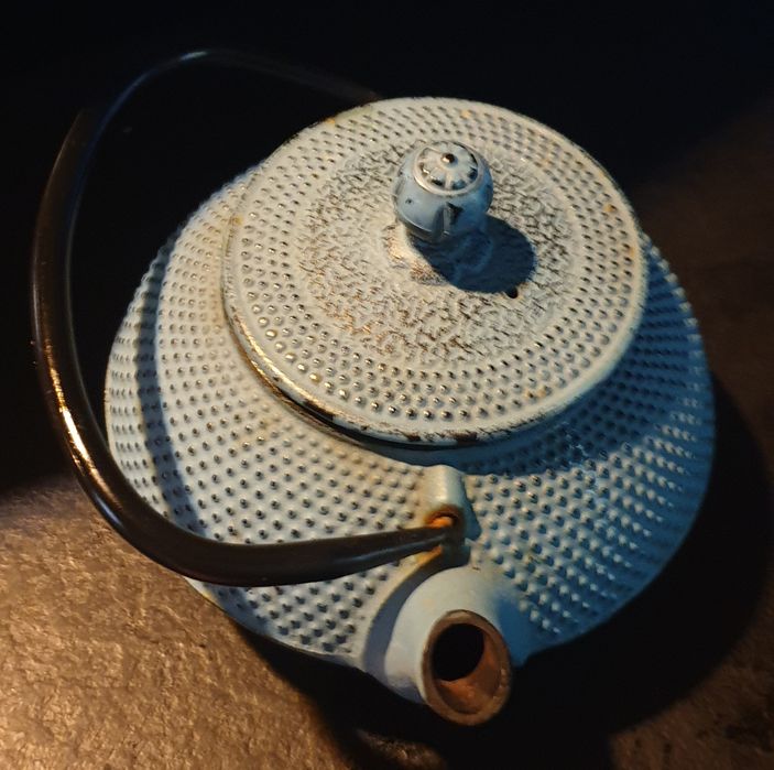 Żeliwny imbryk turkusowy