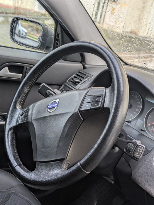 OPORTUNIDADE Volvo v50 1.6 (2006)