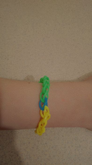 | Bransoletka z gumeczek | rozciągliwa | zielono-niebiesko-żółta |