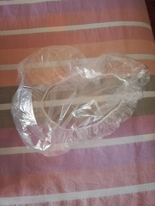 Toucas transparentes descartáveis