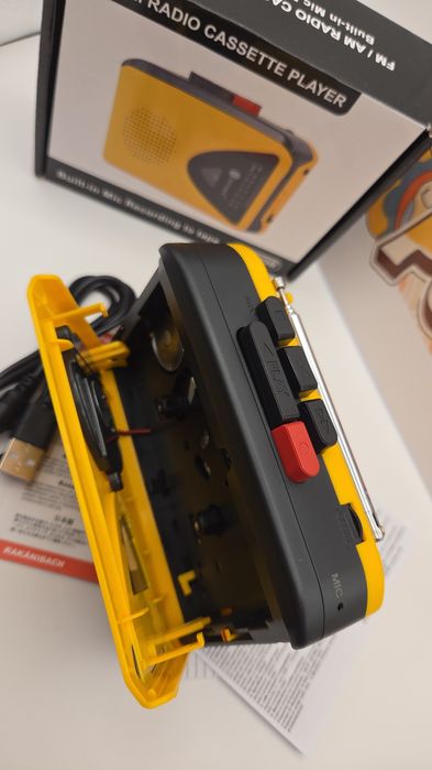 Walkman z radiem i wbudowanym głośnikiem