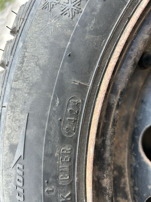 Резина зимова з дисками R16 205/55 Nexen