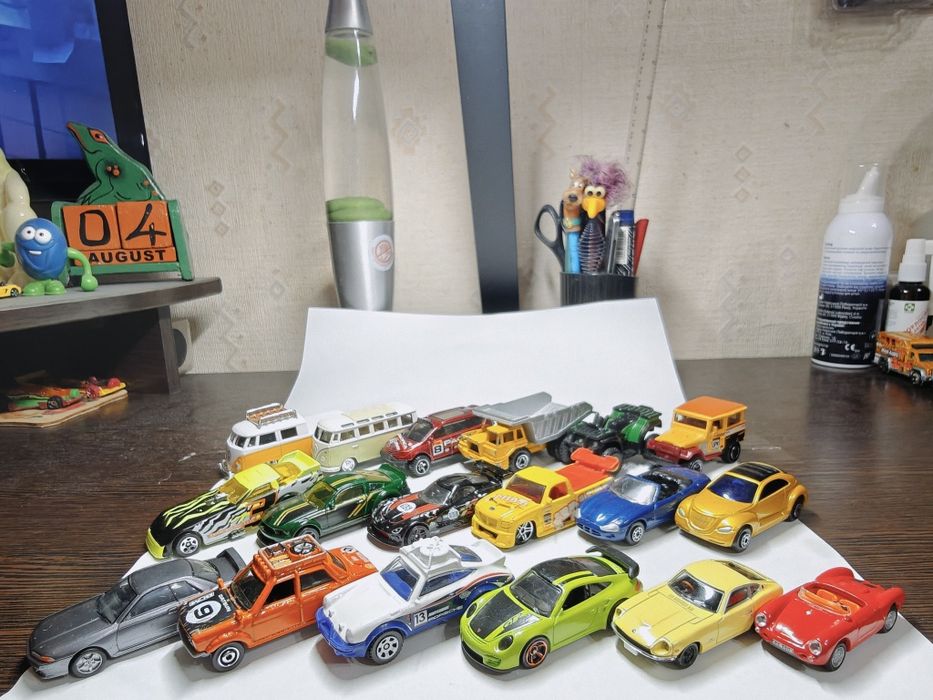 Машинки модели hot wheels matchbox majorette maisto Johnny lightning jada hongwell ertl