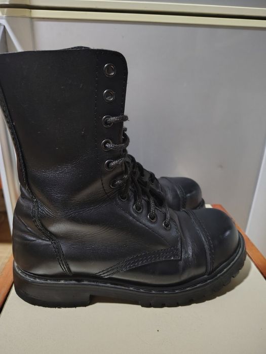 Шкіряні високі черевики