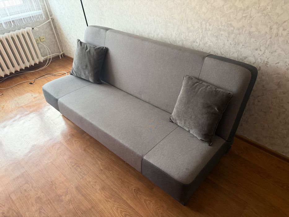 Kanapa , tapczan , wersalka szara