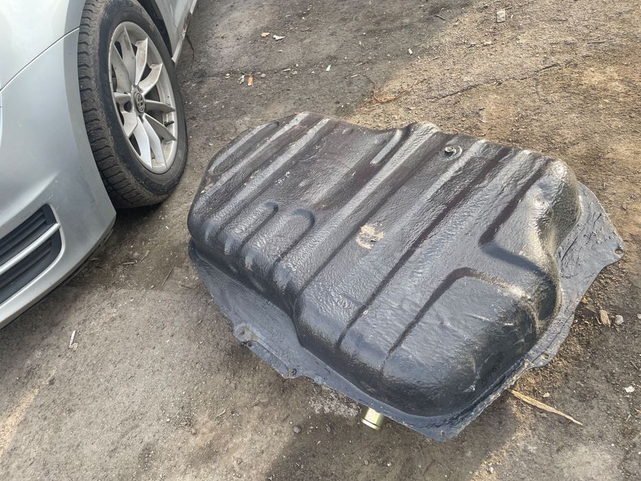 Бензобак Mazda 323