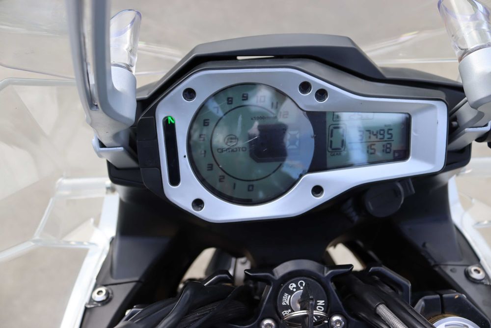 CF Moto 650 MT Impecável