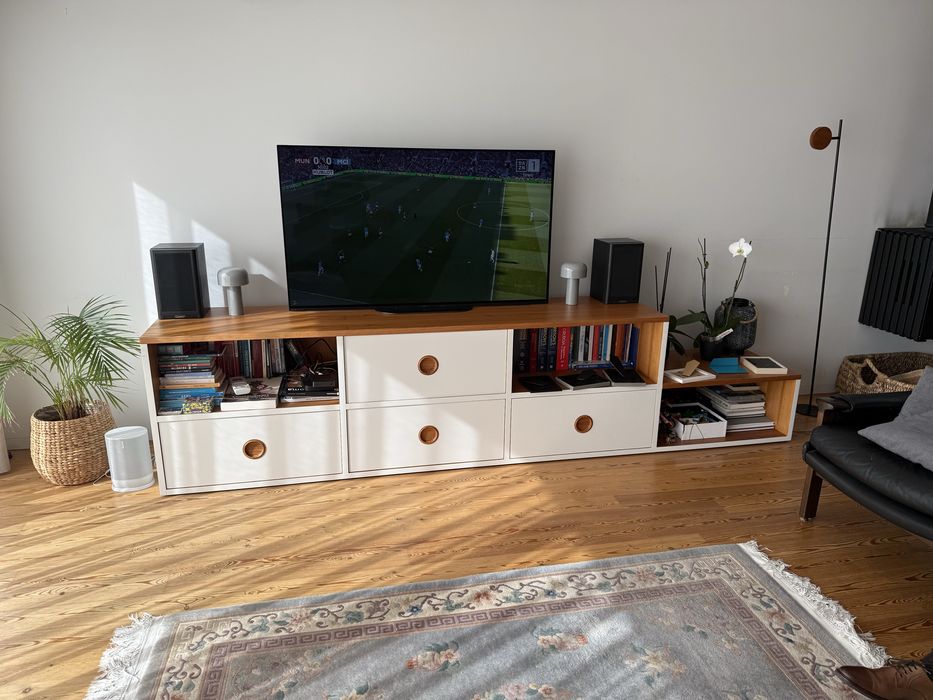 Aparador tv em riga velha tampo