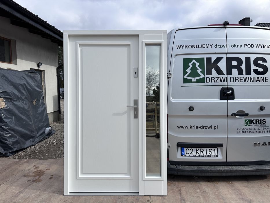 Drzwi zewnętrzne drewniane z doświetlem na wymiar Nietypowe C Polska
