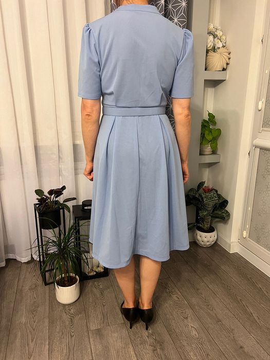 Elegancka sukienka do pracy