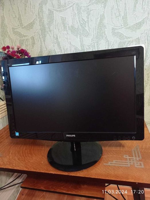 Монітор для комп'ютера Philips model 196V3L