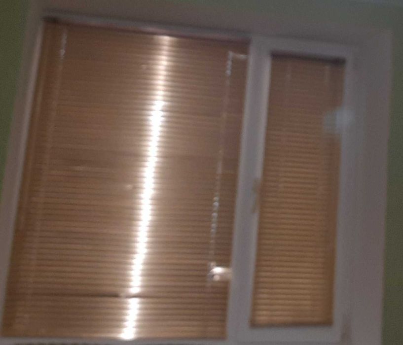 Продам жалюзи оконные золотые