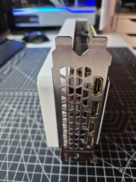 Karta Graficzna Gigabyte RTX 3070 Ti VISION OC 8GB Biała
