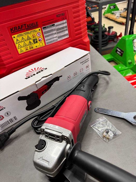 Кутова шліфувальна машина болгарка 950Вт/125 мм з регулюванням обертів