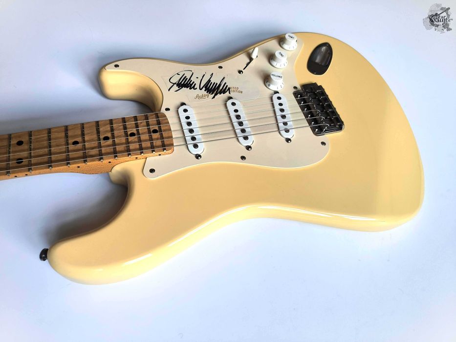 Fender® Jimmie Vaughan '56 Stratocaster® hand-signed '1997 Olympic White
