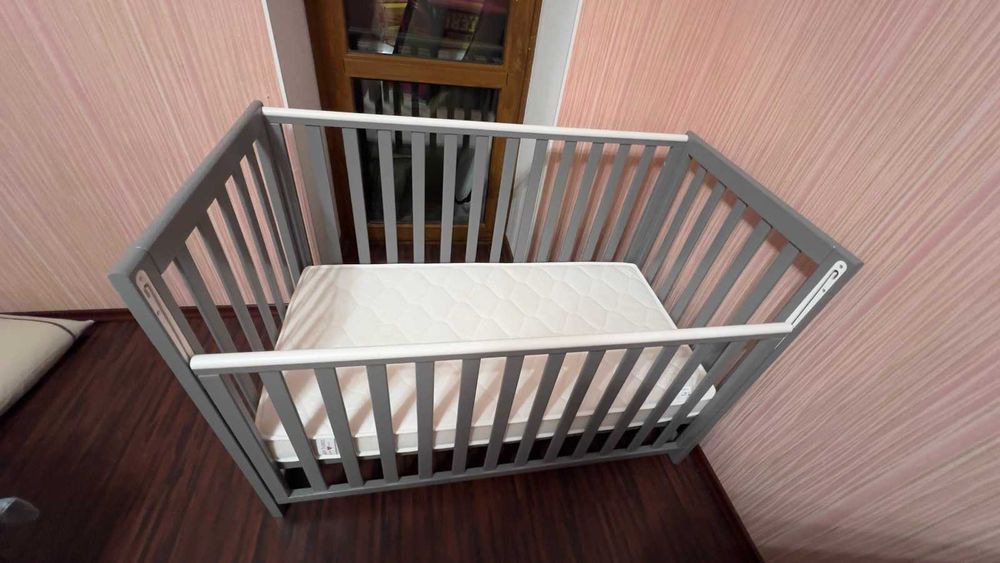Продам дитяче ліжко в  гарному стані