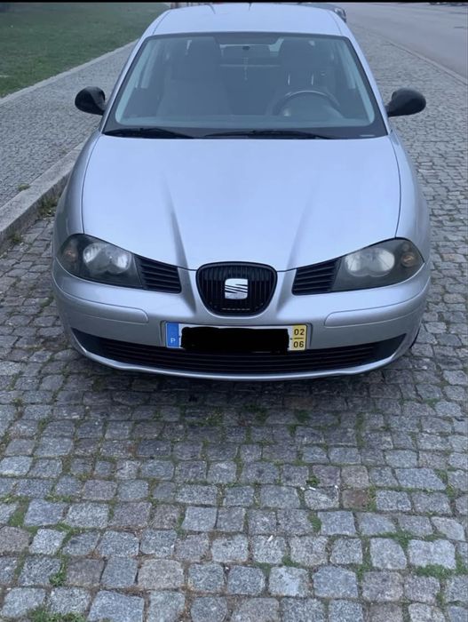 Vende-se Carro Económico e Fiável - Ideal para o Dia a Dia!