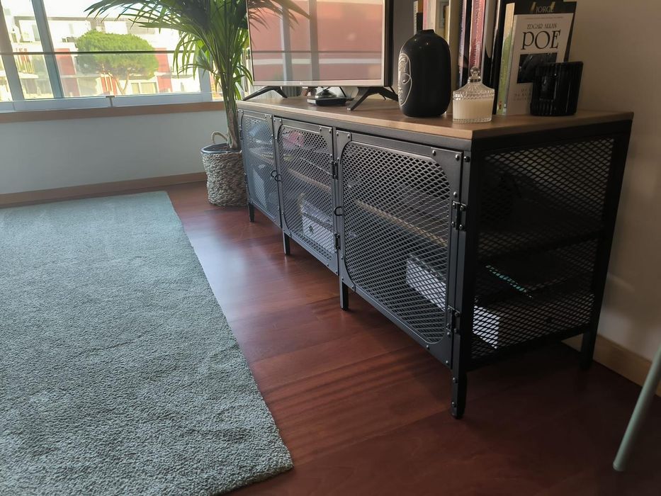 Armario para Tv e arrumação