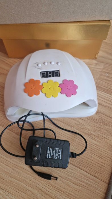 Лампа для манікюру