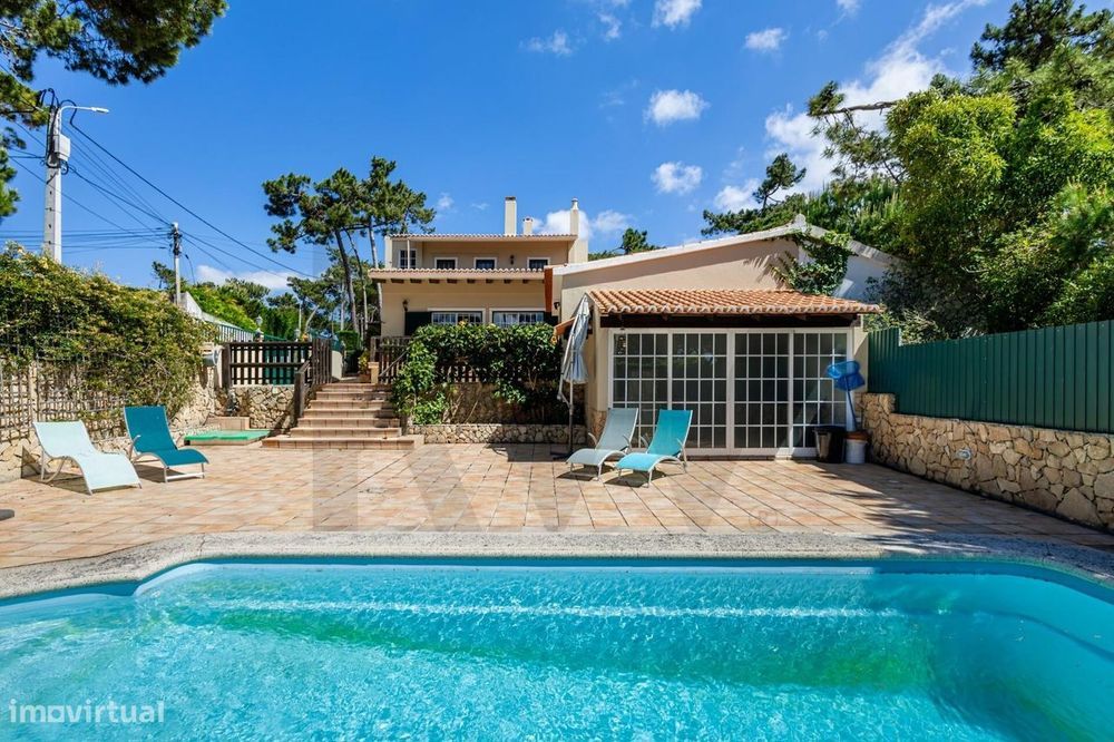 Detached House with Swimming Pool and Garden in Banzão, Colares