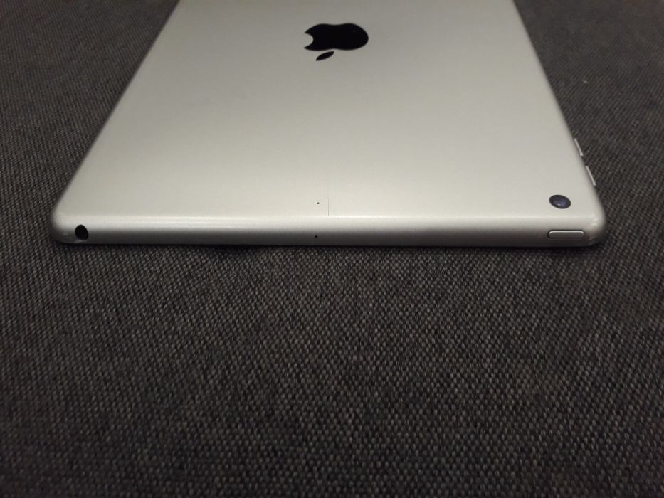 Айпад iPad A1822.