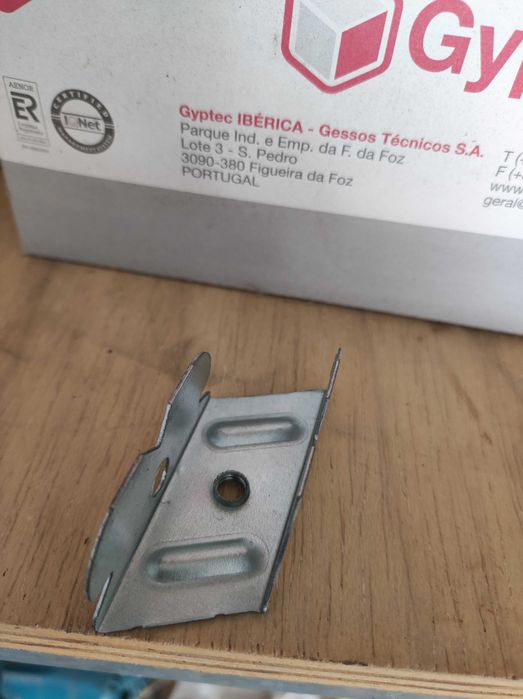 Pivot T 47 M6 para tetos falsos