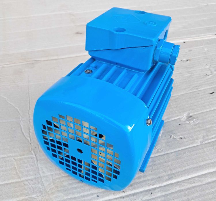 Двигун VEB Elektromotorenwerke Thurm DDR. 220/380 в 0,5 кВт 1400 ОБ/хв