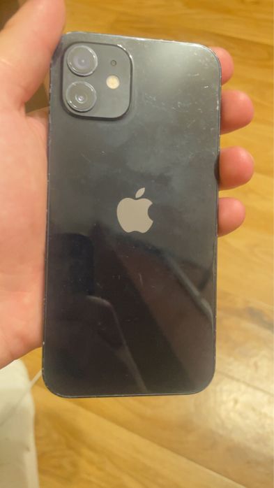 Iphone 12.