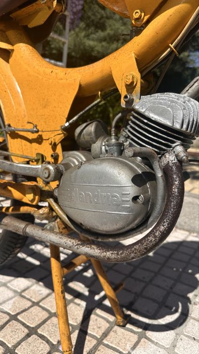 Motorizada classica antiga