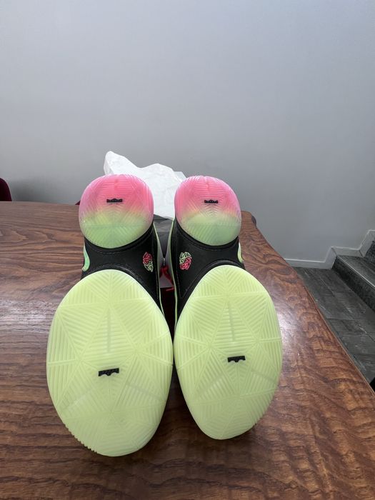 Nike Lebron XXII novos na caixa