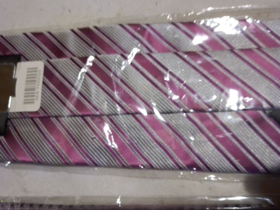 Галстуки от модных брендов.